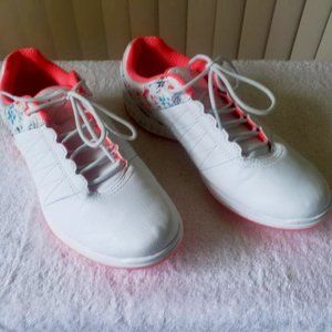 Skechers Women's Size 8.5 M GOGA MAX Spike less 5th Generation Golf Shoe